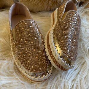 NWOT Azalea Wang gold bling loafers…..   never worn